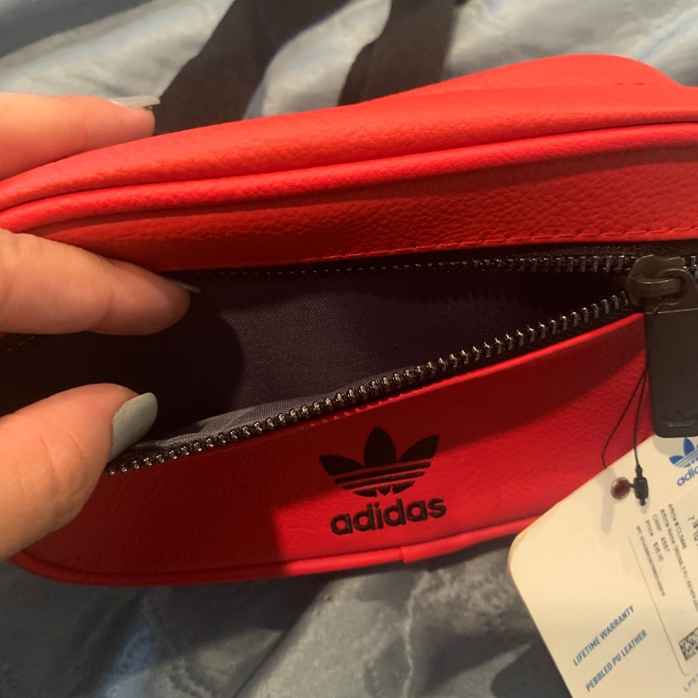Adidas - Picture 3 of 5